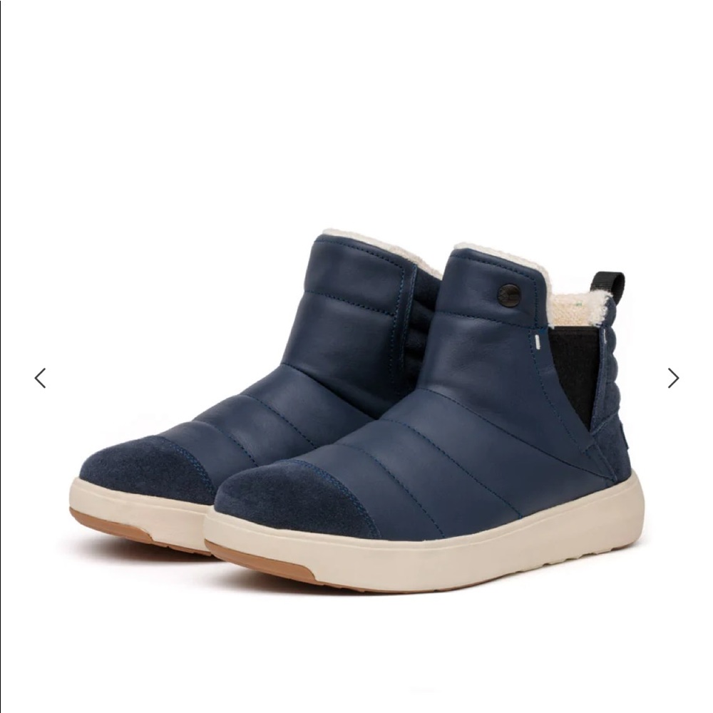 Stio Boots Size 6
